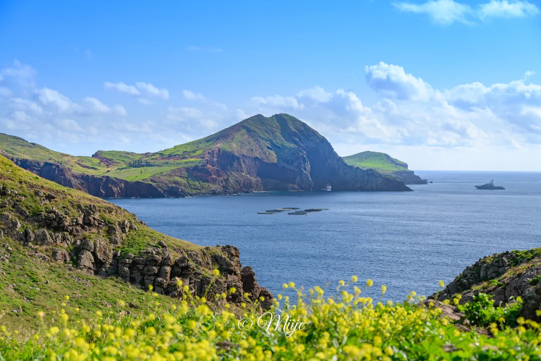 PR8 hiking route Ponta do Buraco in Madeira, Portugal